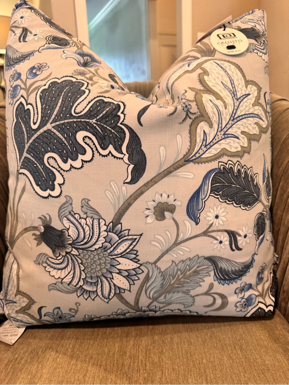 1-NWT CALLISTO HOME FLORAL DESIGN
DECORATIVE PILLOW